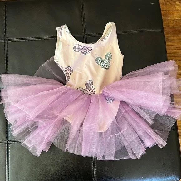 Wild Rich Kids - Picture 4 of 7